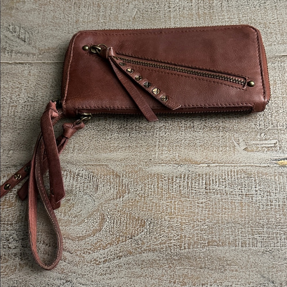 We The Free Zip Around Wristlet Wallet - Leather